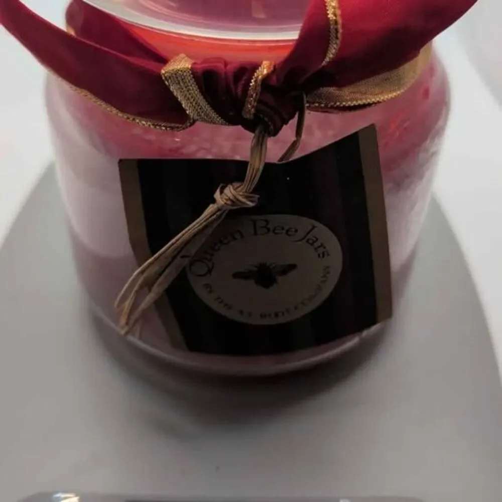 Root Candle Queen Bee Jar Candy Cane Red Beeswax Blend Holiday 14oz New Unlit